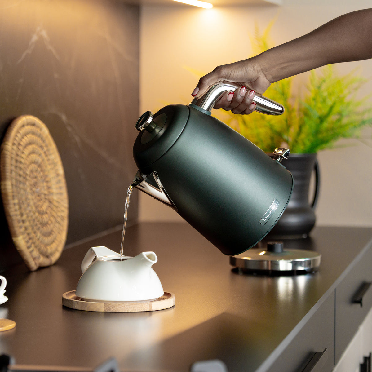 RUSSELL HOBBS AURORA 1.7L STAINLESS STEEL KETTLE RHCK09