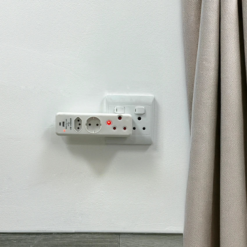 Ellies 3 Way Surge adaptor Schuko,with type C + USB - WT