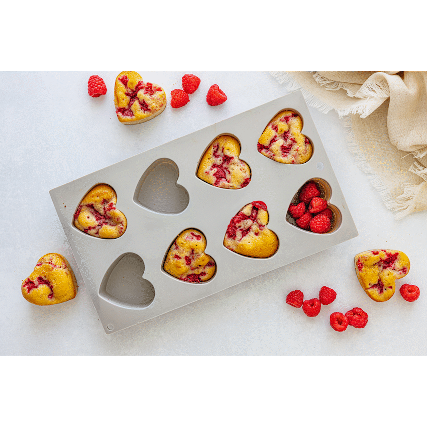 Kitchen Inspire Heart Muffin Pan ( Order in Qty of 6)