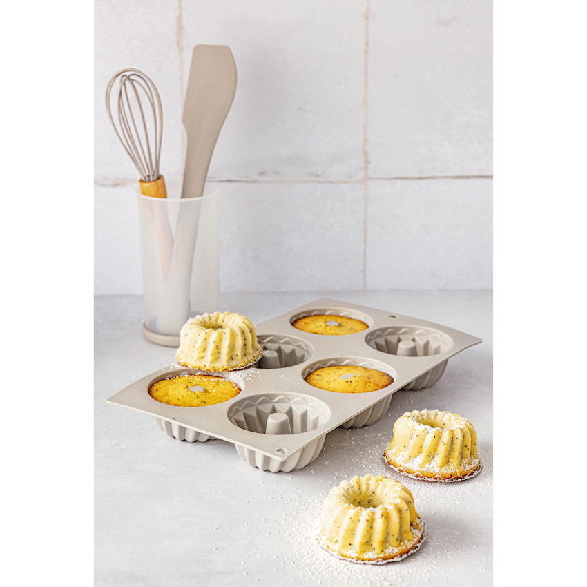 Kitchen Inspire Crown Muffin Pan ( Order in Qty of 6)
