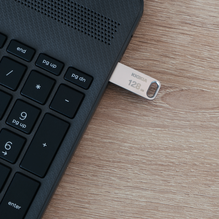 Kioxia U366 USB 3.2 128gb Metal Flash Drive