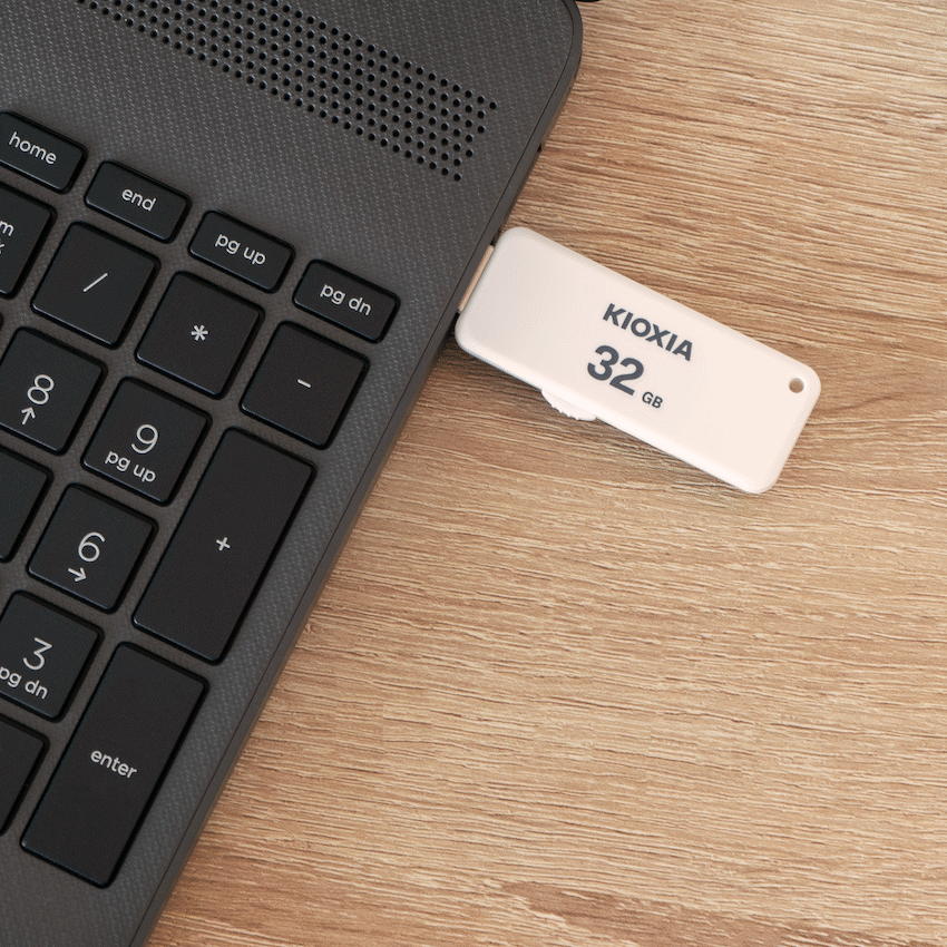 Kioxia U203W- 32GB USB 2.0 Yamabiko Slider Type