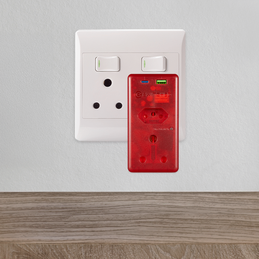 Switched High Surge Multi Adaptor with USB + Type-C PD20W