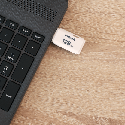 Kioxia 128GB USB 2.0-White