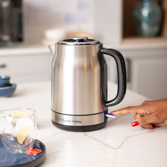 RUSSELL HOBBS 1.7L STAINLESS STEEL CORDLESS KETTLE RHSSK05