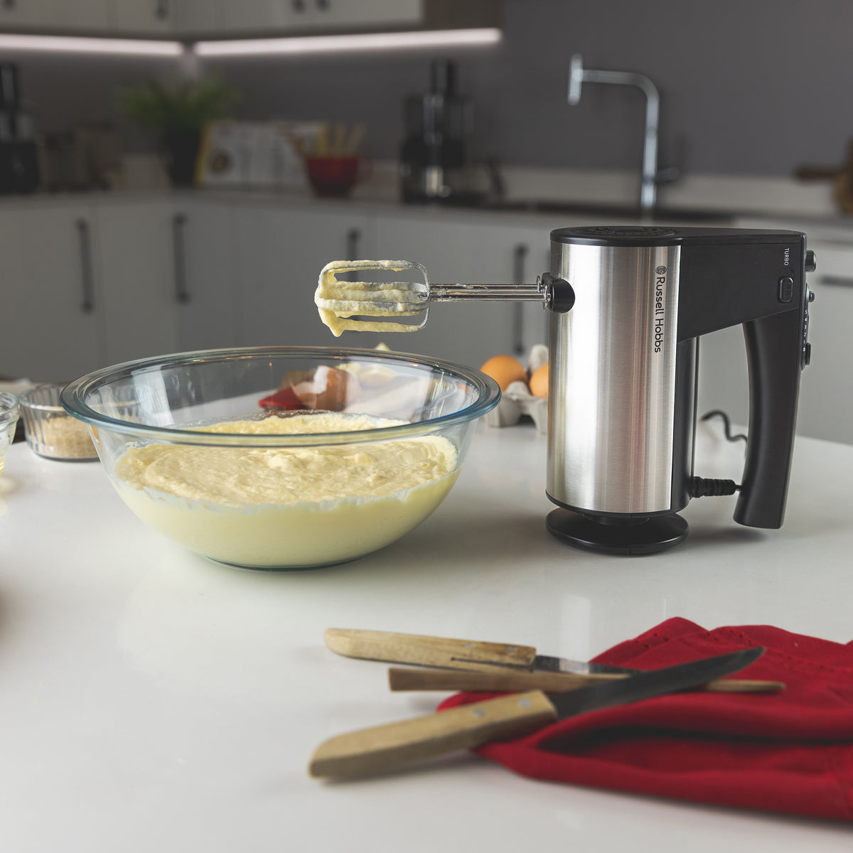RUSSELL HOBBS ESSENCE HAND MIXER 500W RHHM50