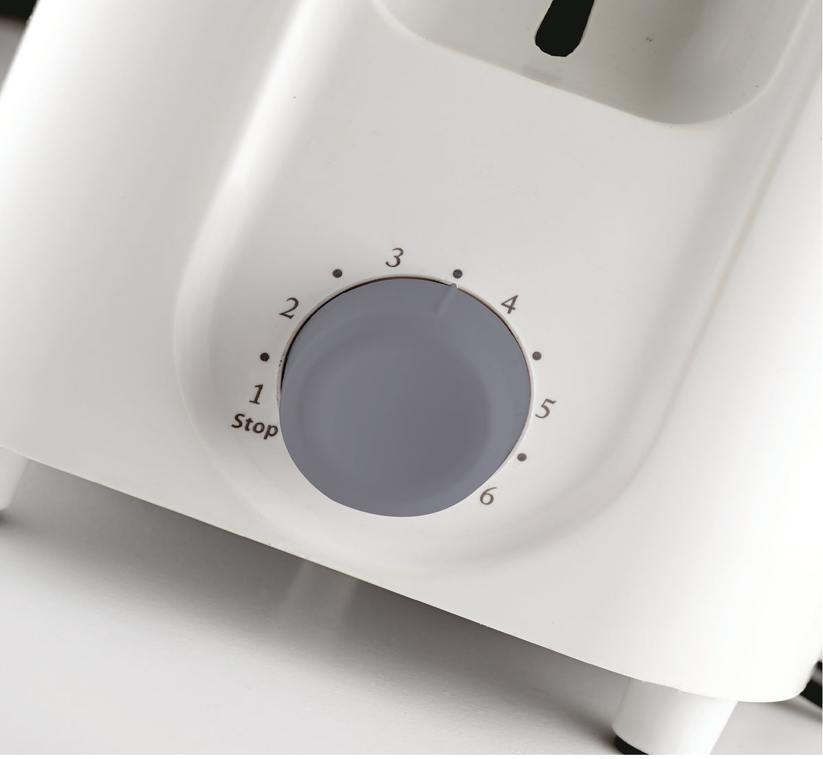 ST2S-09 Salton White 2 Slice Toaster