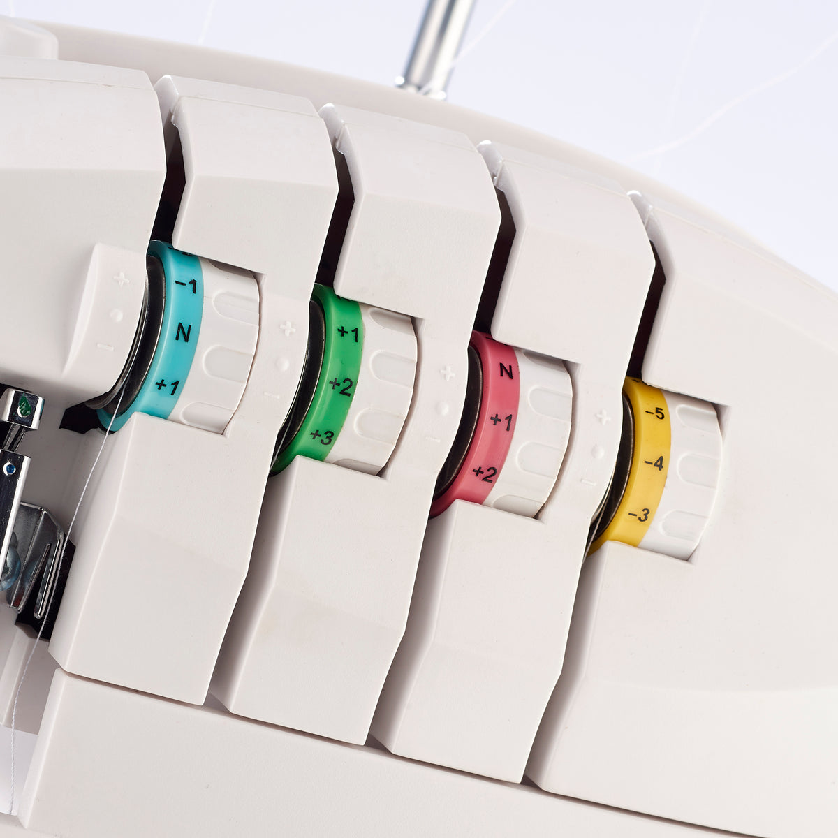 EMPISAL SERGER 9D